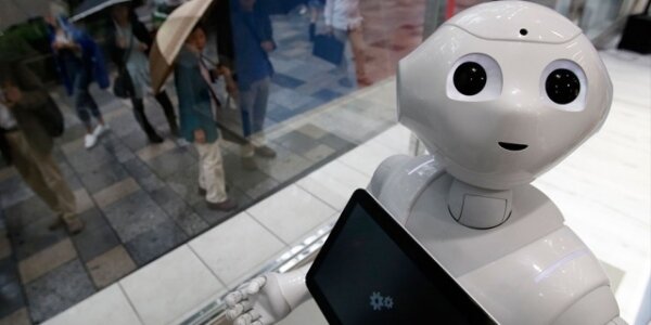 В поликлиниках и гипермаркетах появятся говорящие роботы